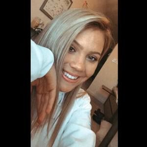 Meet your Posher, Chloe